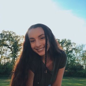 Meet your posher, Grace! 🤍